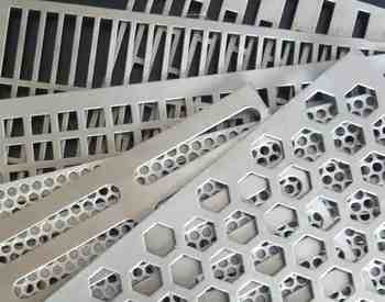 不銹鋼沖孔網(wǎng)板如何在不同場(chǎng)所達(dá)到通過(guò)網(wǎng)板篩分